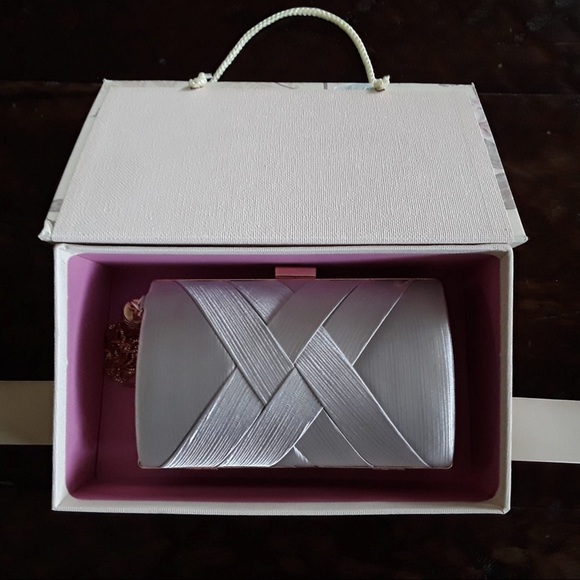 NEW small bag. Clutch. - Picture 6 of 7